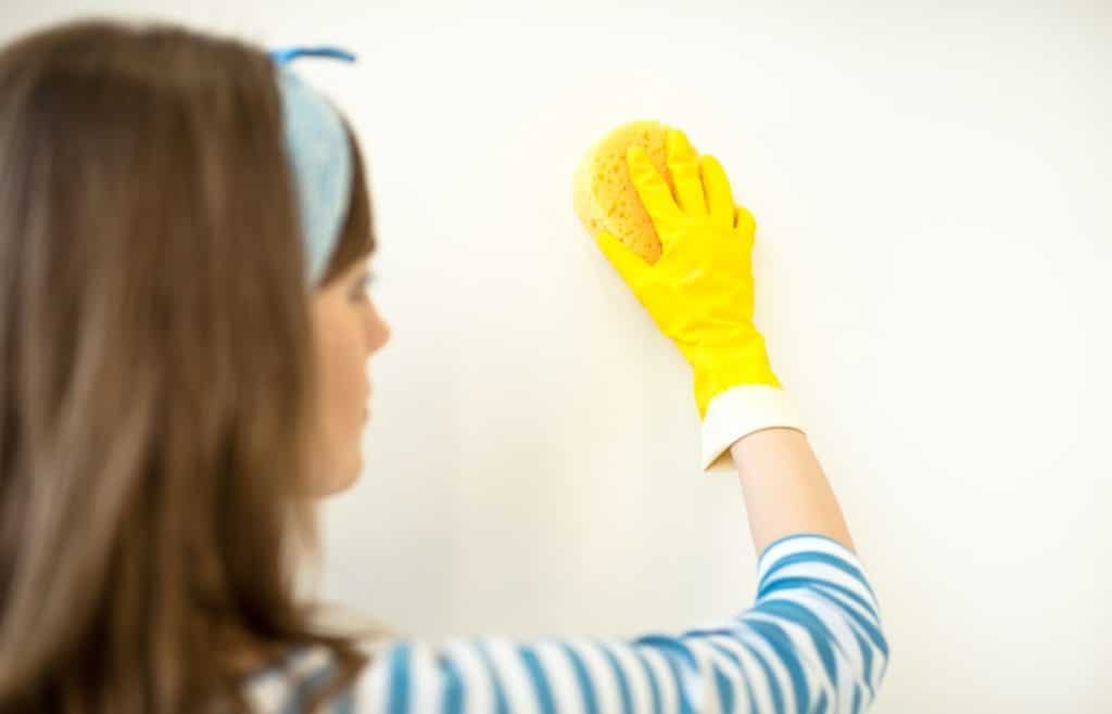 astuces nettoyer mur blanc facilement