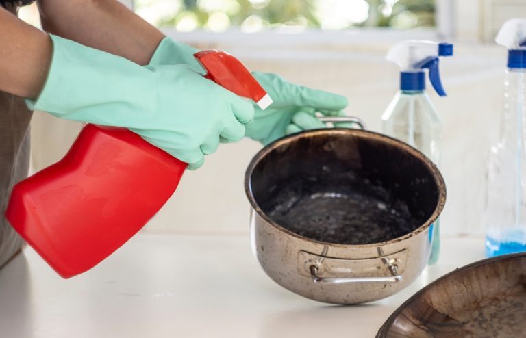 comment nettoyer une poele ou casserole brulée en inox