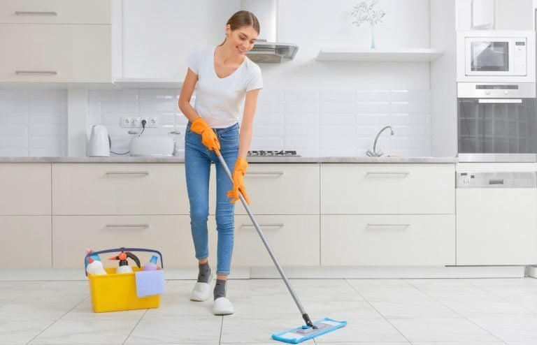 nettoyer un carrelage encrassé