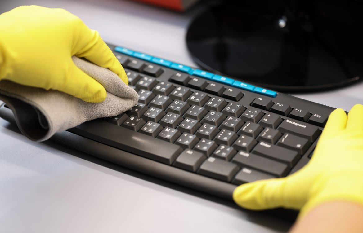 comment nettoyer un clavier d'ordinateur