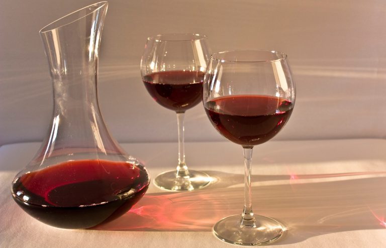 comment nettoyer carafe vin