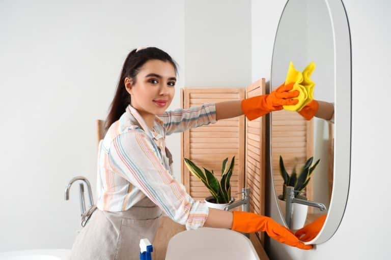 astuces pour nettoyer un miroir
