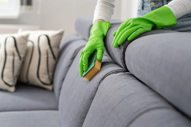Astuces nettoyage canapé tissu